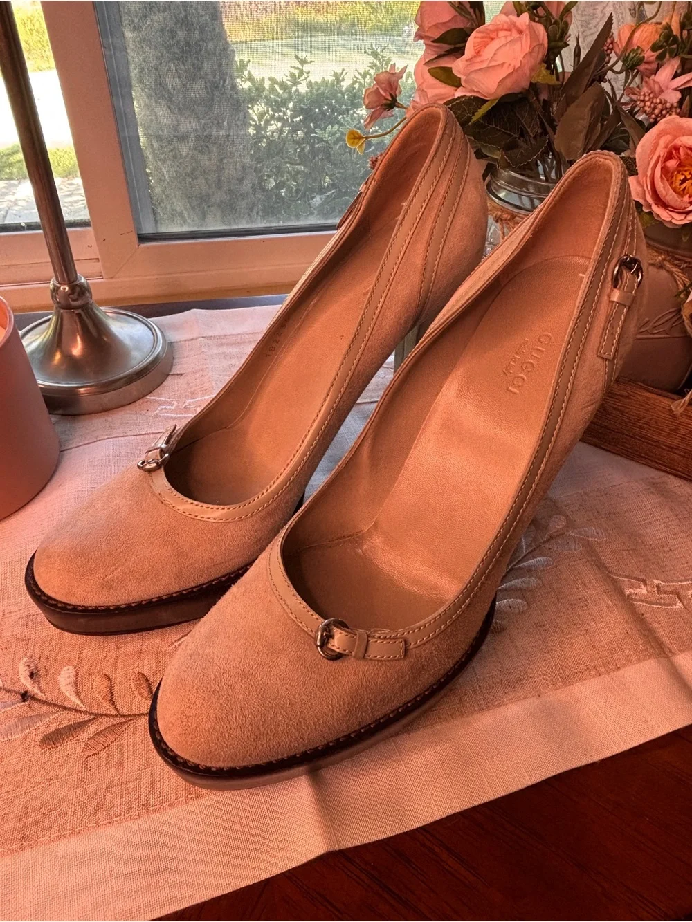 Gucci Cream Suede Platform Pumps with Subtle Buckle